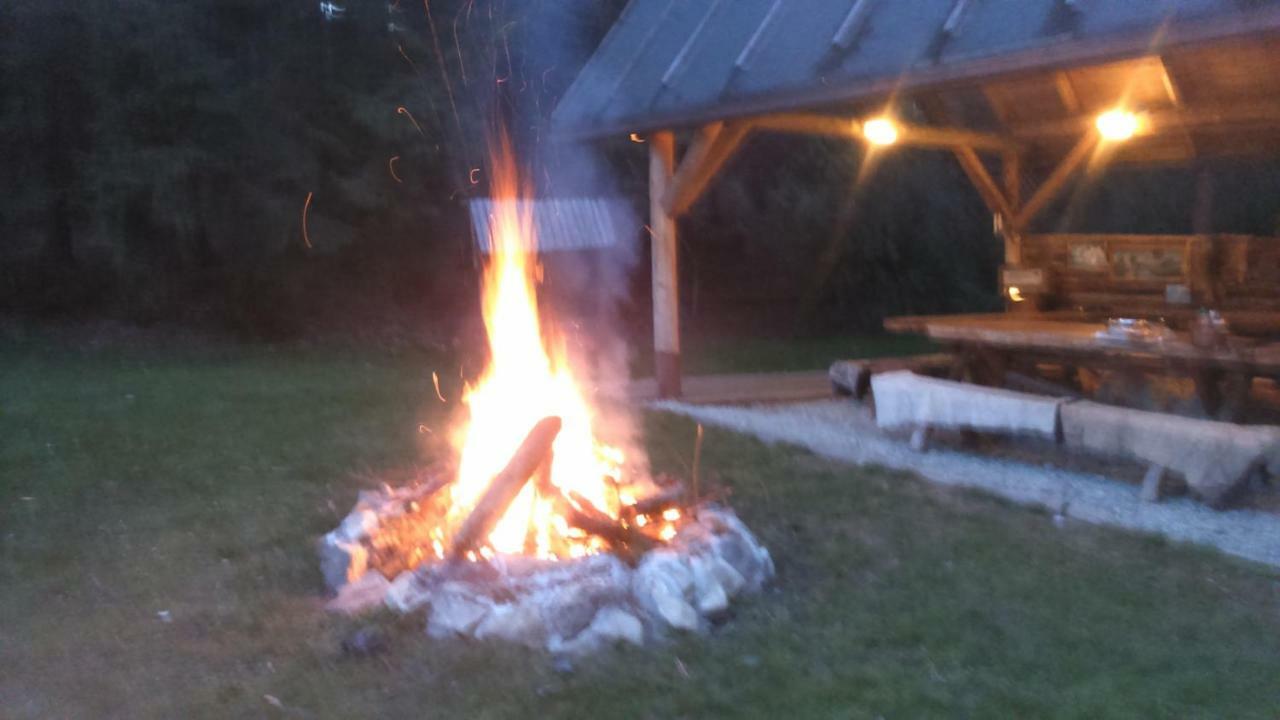 Domlesny Hotel Kiczora Bagian luar foto